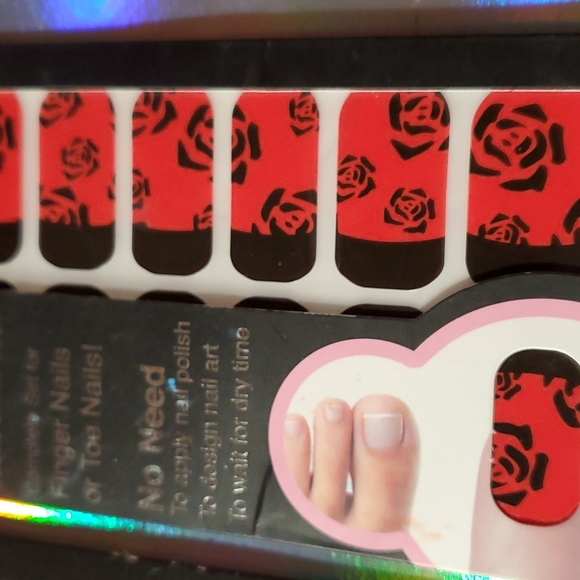 Nail Stickers lot of 3 Leopard Print Flowers with Gems and Roses with Black tip - Picture 4 of 6